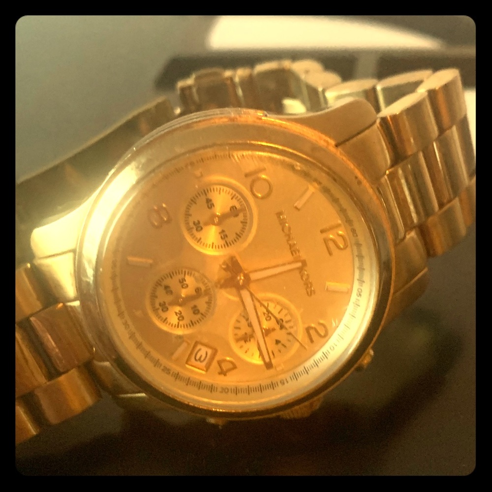 Michael Kors gold classic watch